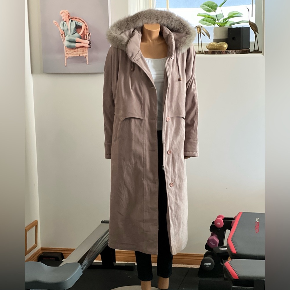 Vintage Long Winter Coat with Fox Fur